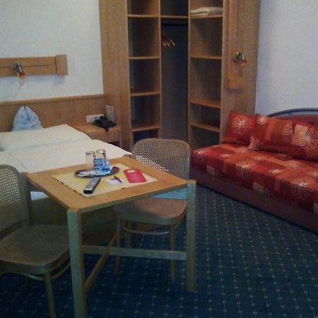 Hotel Zum Goldenen Hirschen Göstling an der Ybbs Esterno foto