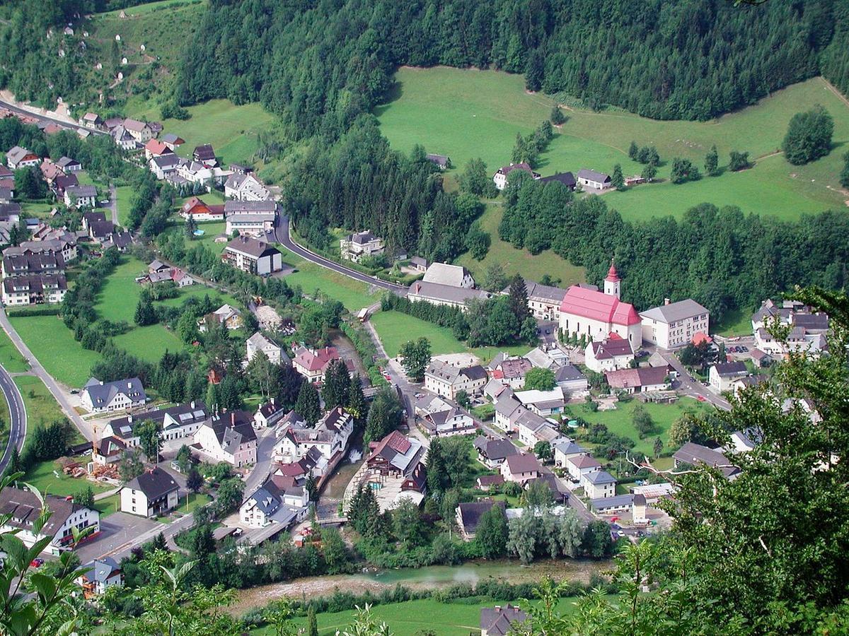 Hotel Zum Goldenen Hirschen Göstling an der Ybbs Esterno foto