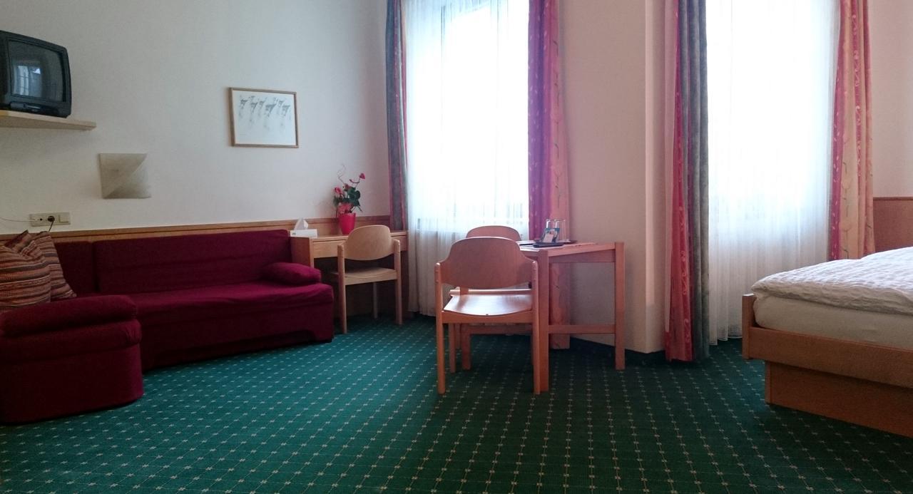 Hotel Zum Goldenen Hirschen Göstling an der Ybbs Esterno foto