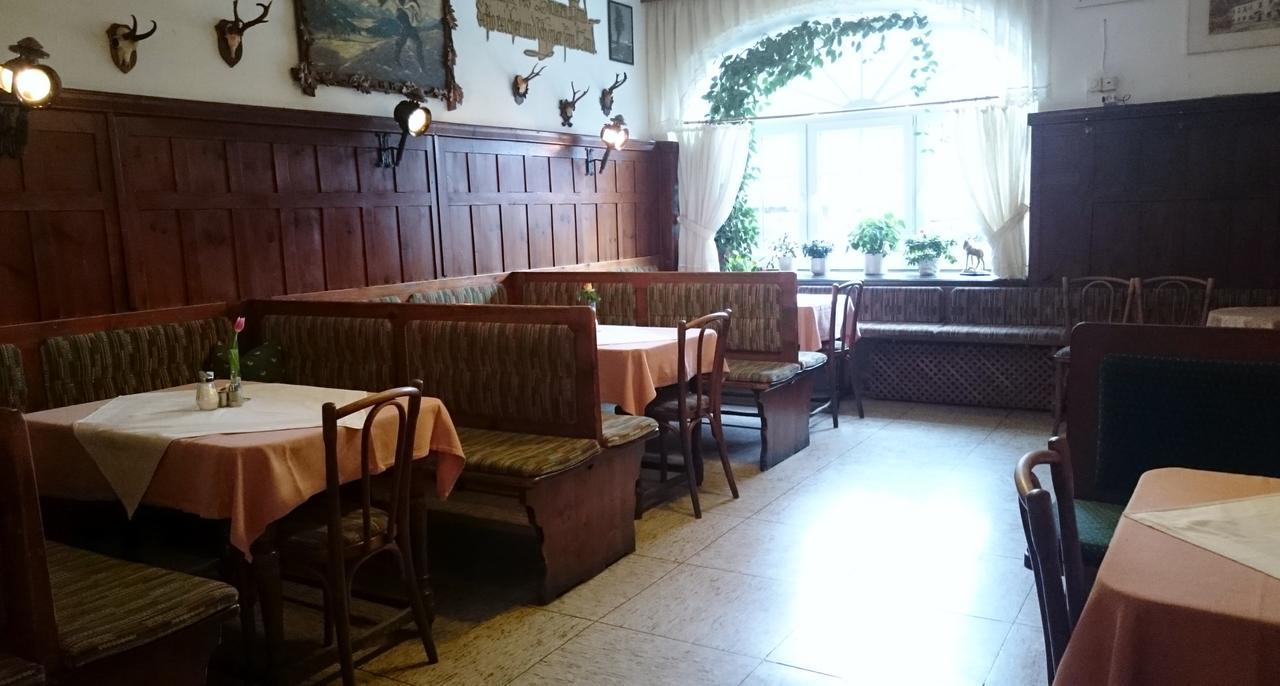Hotel Zum Goldenen Hirschen Göstling an der Ybbs Esterno foto
